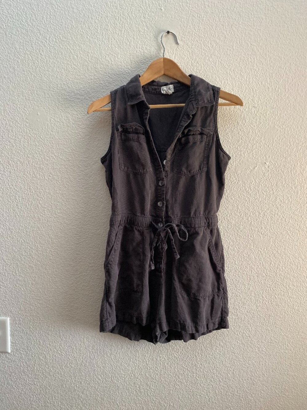 Nicole Miller Romper Jumper One Piece Size 2 Gray Color Button Up Front Tie